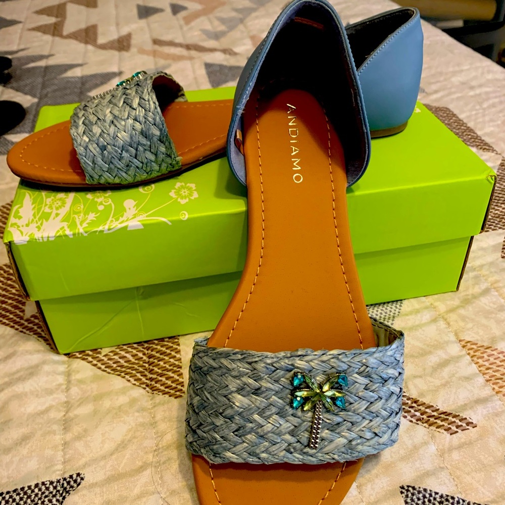 Open toe shoes